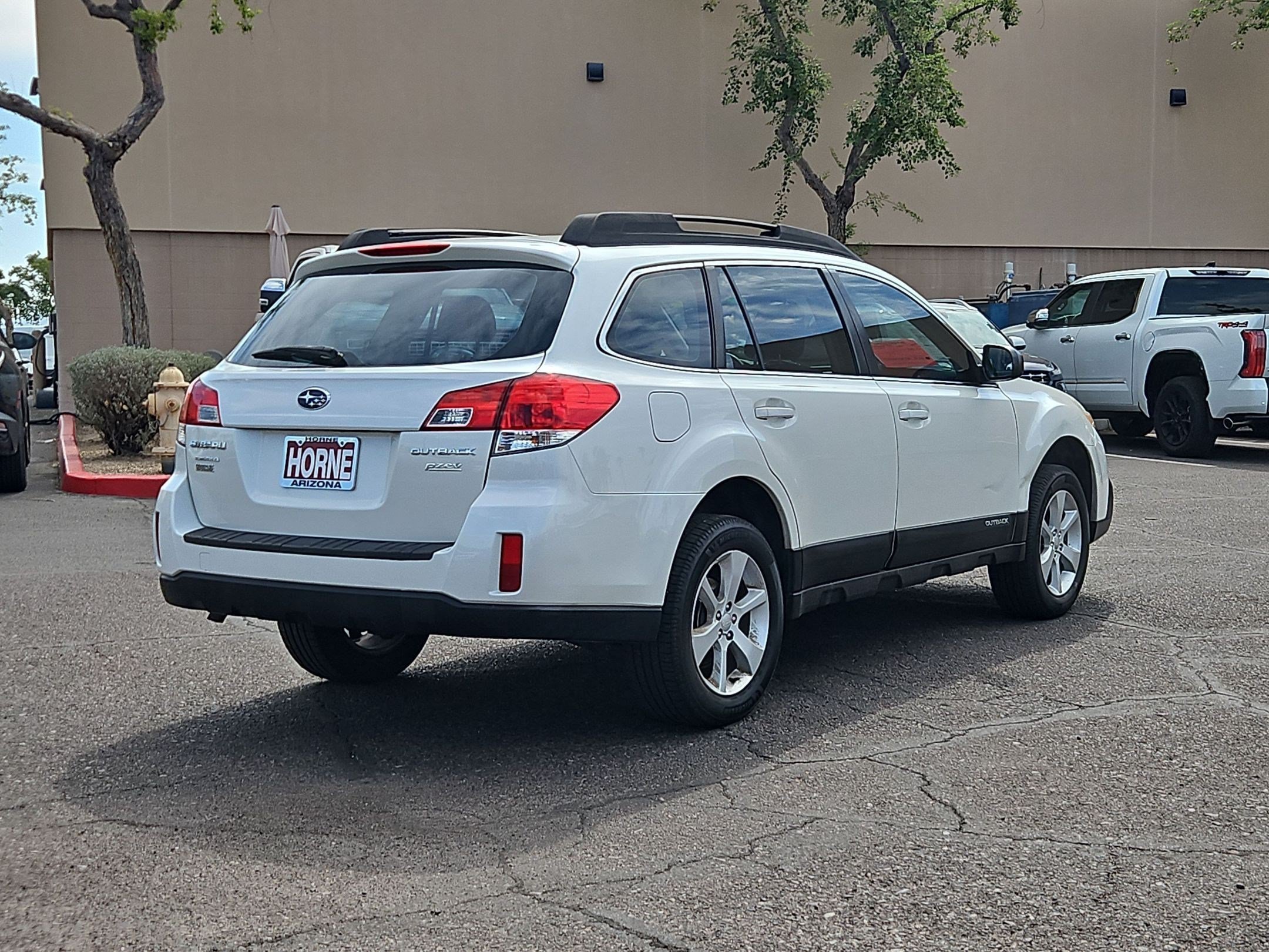 Used 2014 Subaru Outback 2.5i w/ Alloy Wheel Package AWD/4WD image 5