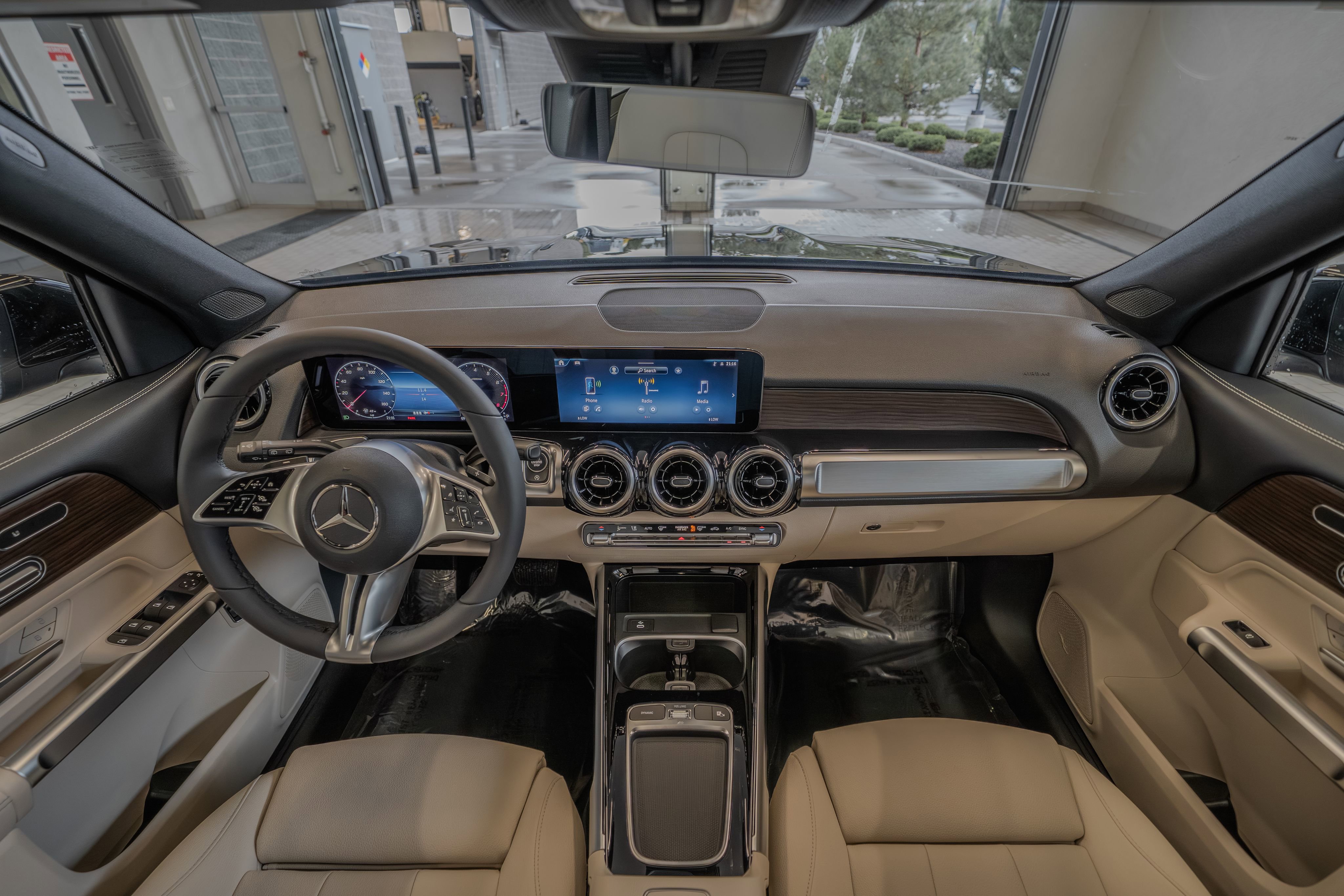 Certified 2026 Mercedes-Benz GLB 250 4MATIC image 8