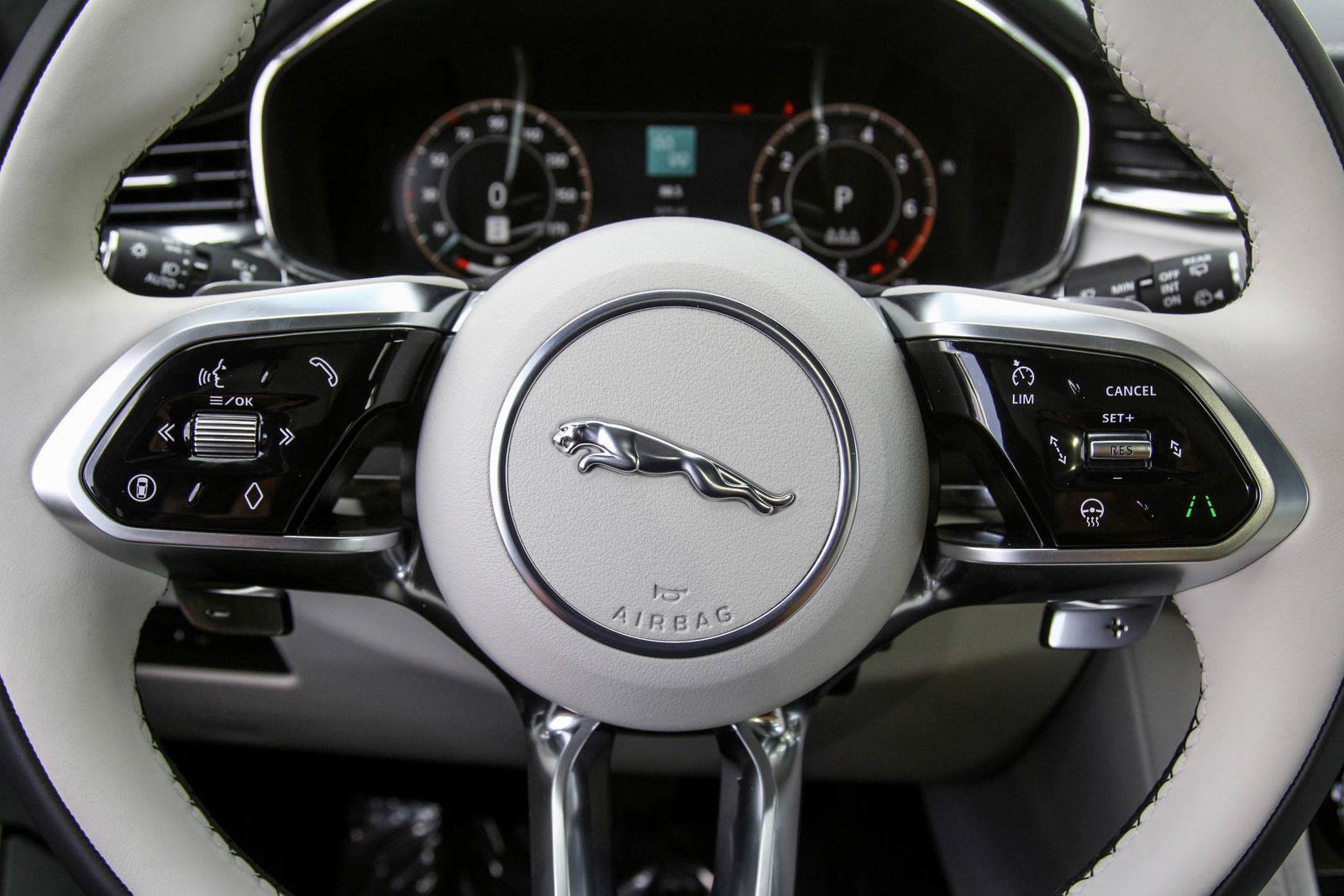 New 2025 Jaguar F-PACE R-Dynamic S AWD/4WD image 28