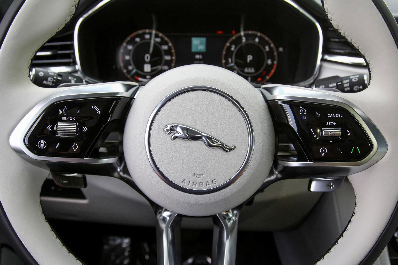 New 2025 Jaguar F-PACE R-Dynamic S AWD/4WD image 28