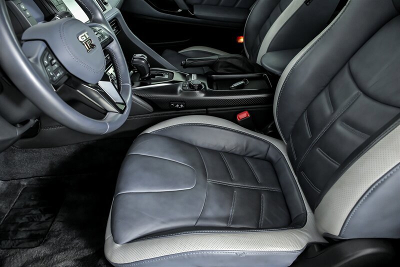 Used 2020 Nissan GT-R Premium AWD/4WD image 22