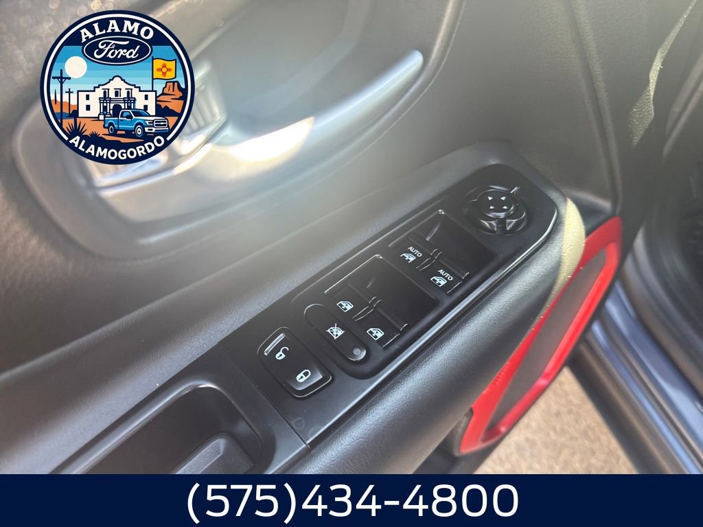 Used 2022 Jeep Renegade Trailhawk image 5