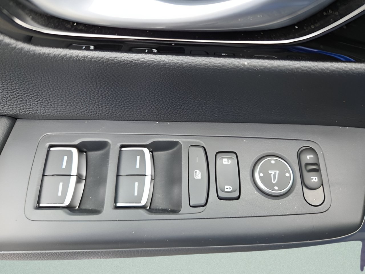 Used 2023 Honda CR-V EX-L image 19