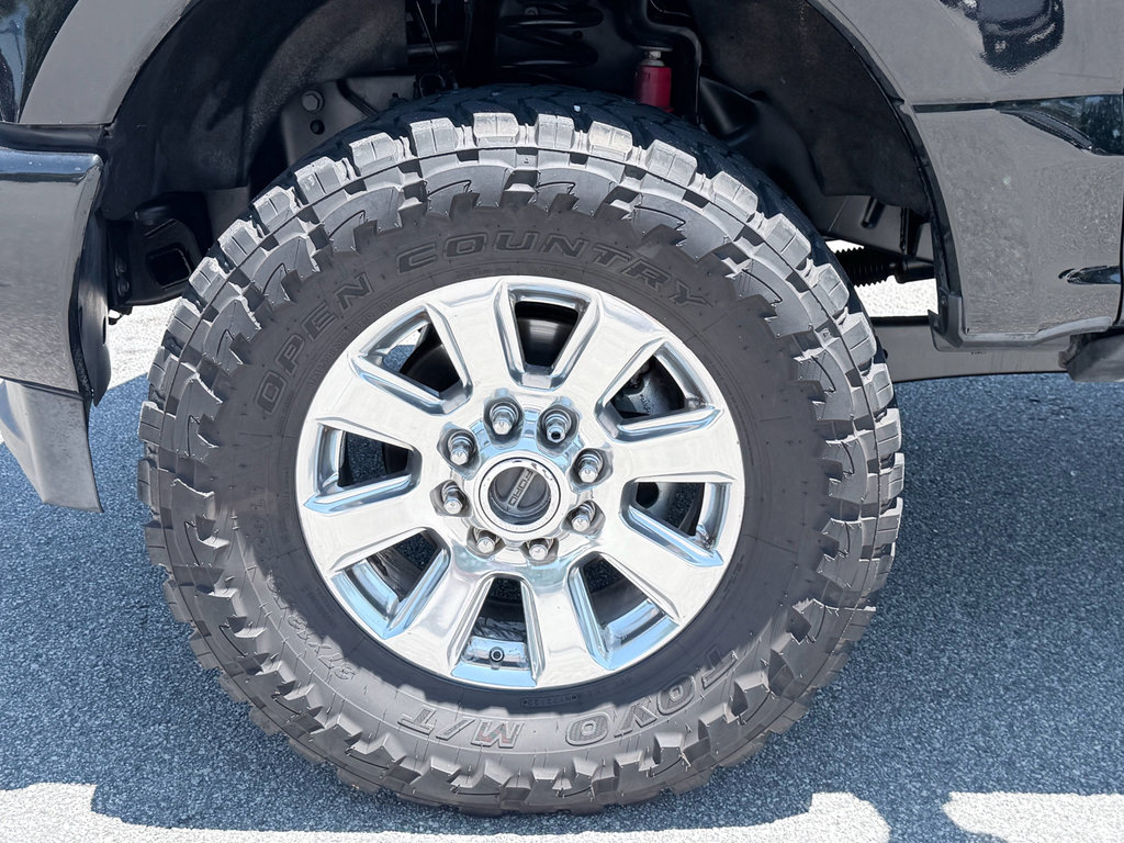 Used 2017 Ford F250 Platinum w/ Platinum Ultimate Package AWD/4WD image 35