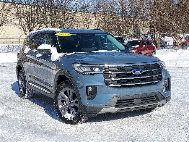 Used 2025 Ford Explorer Active w/ Active Comfort Package image 36