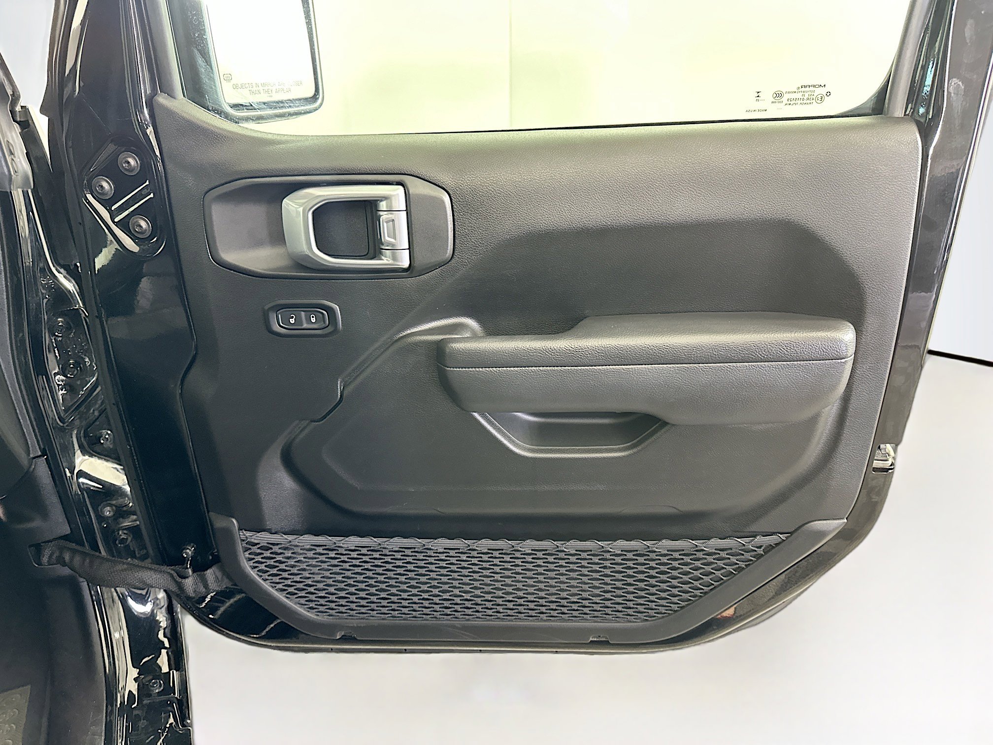 Used 2025 Jeep Wrangler Sport S image 30