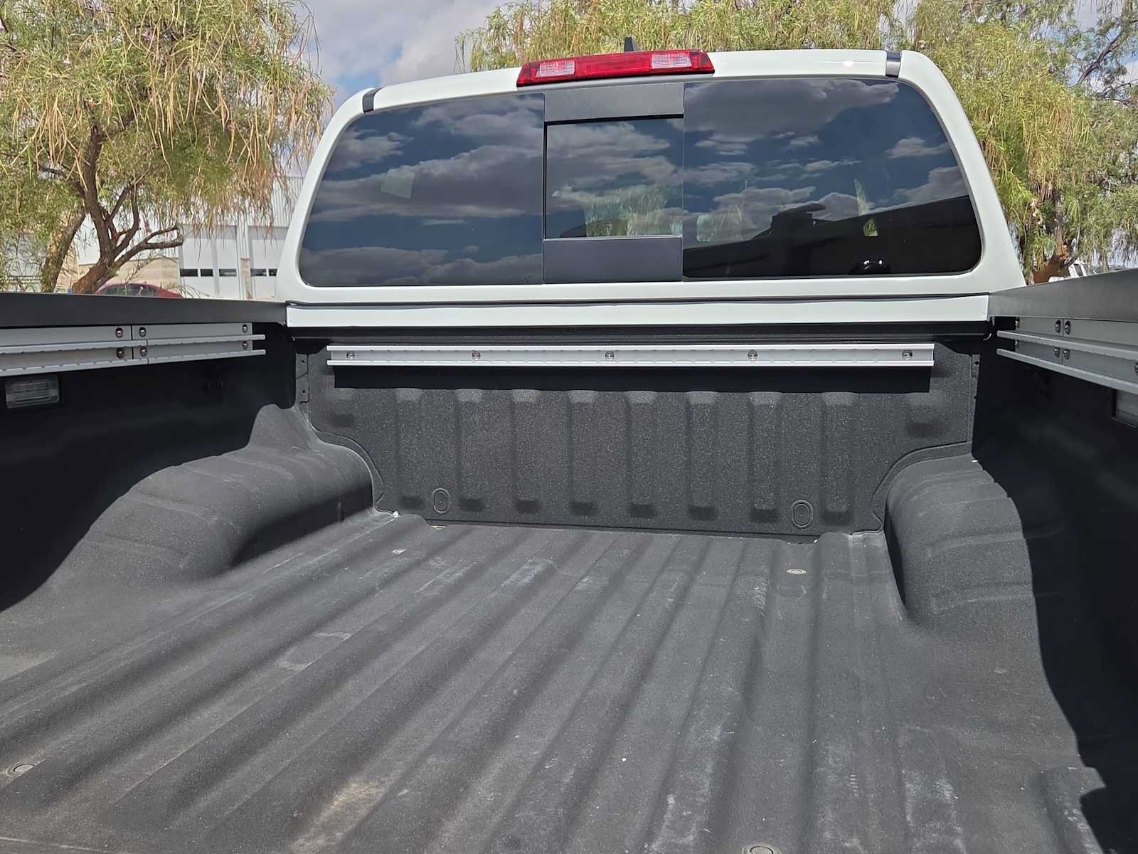 Used 2025 Nissan Frontier SV w/ SV Convenience Package AWD/4WD image 23
