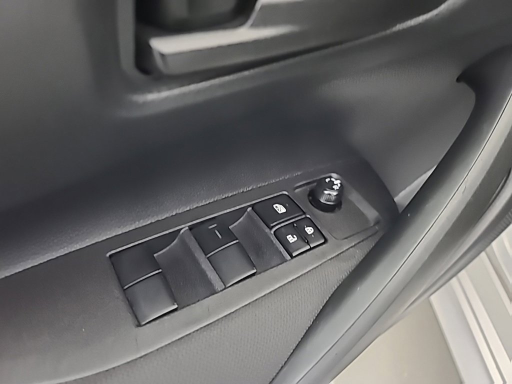 Used 2025 Toyota Corolla LE FWD image 20