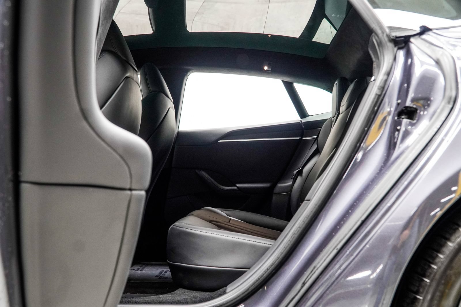 Used 2022 Tesla Model S AWD/4WD image 40