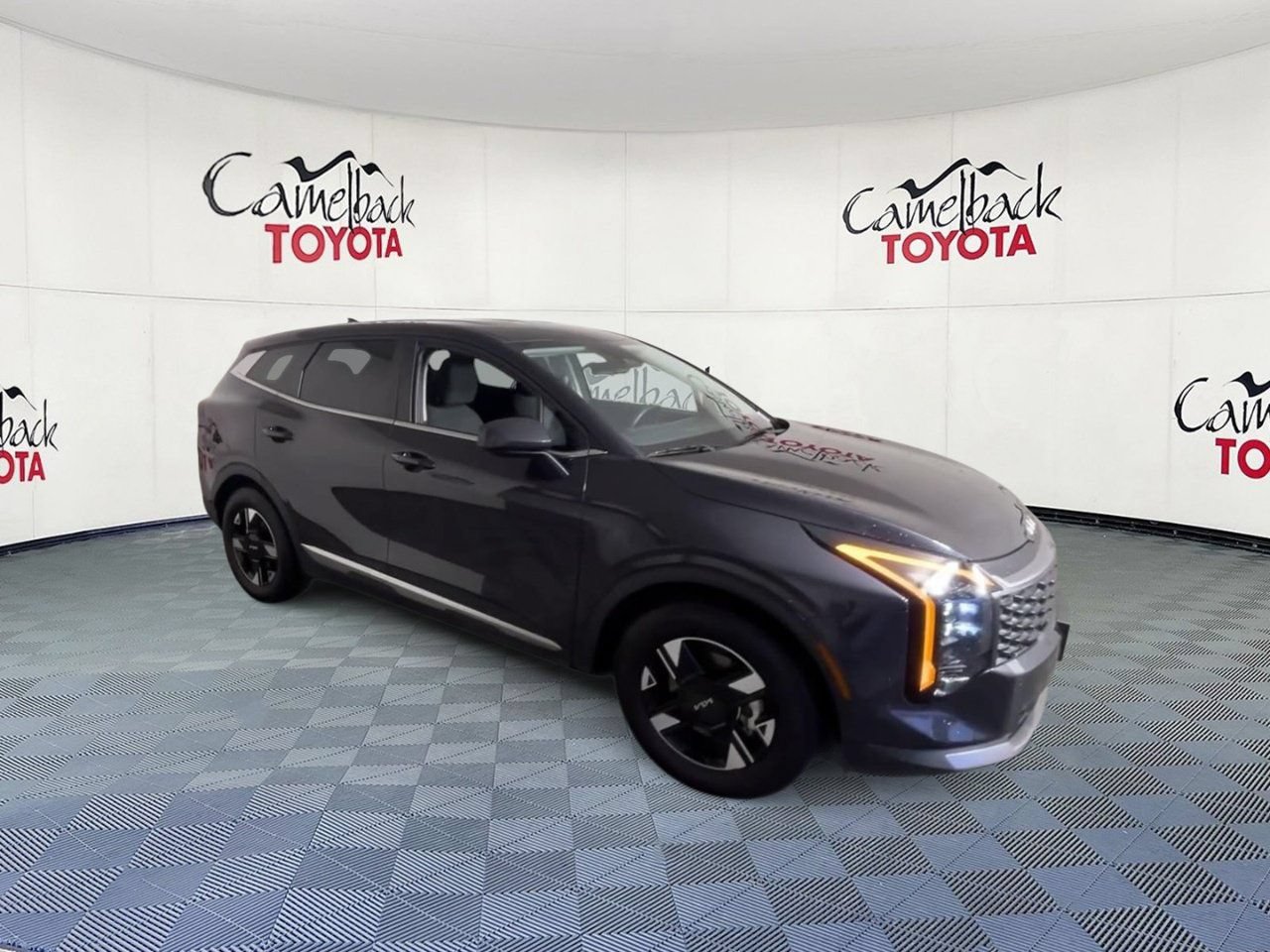 Used 2026 Kia Sportage LX FWD image 2
