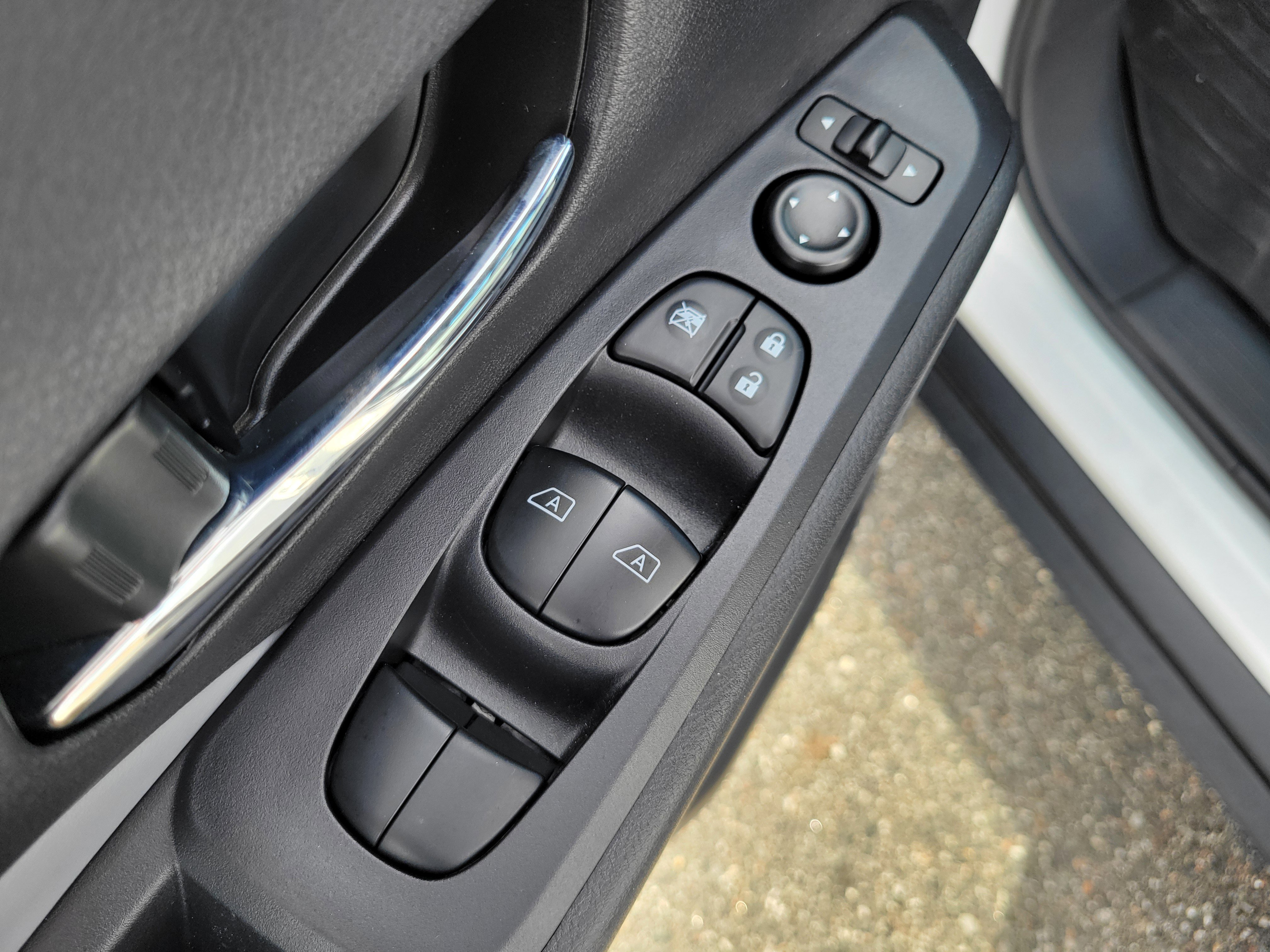 Certified 2023 Nissan Kicks SR w/ SR Premium Package image 10