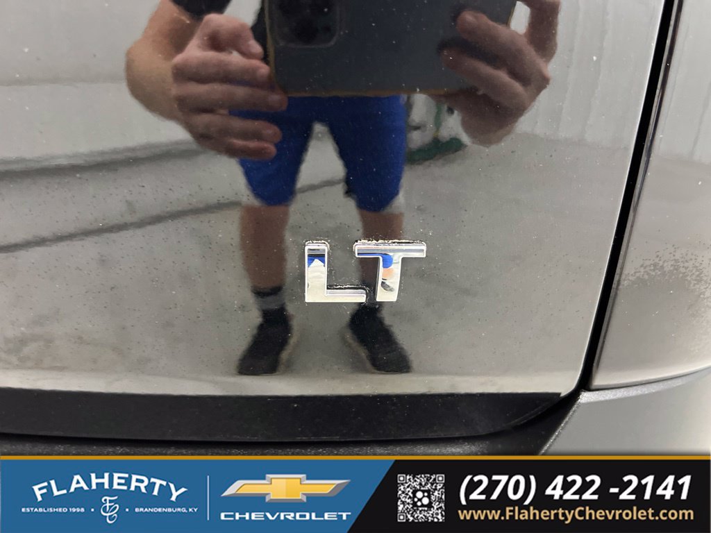 Used 2023 Chevrolet Traverse LT FWD image 18