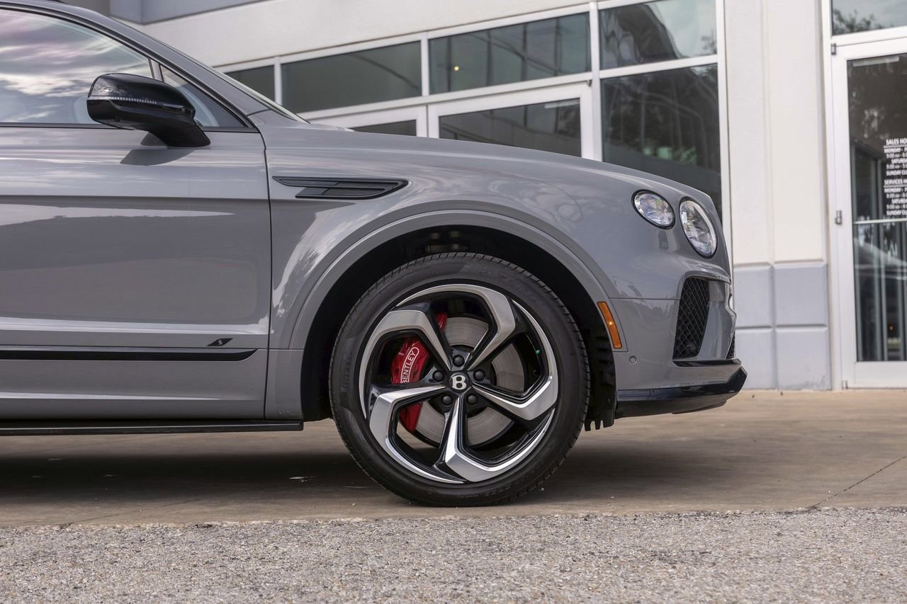 Used 2025 Bentley Bentayga AWD/4WD image 6