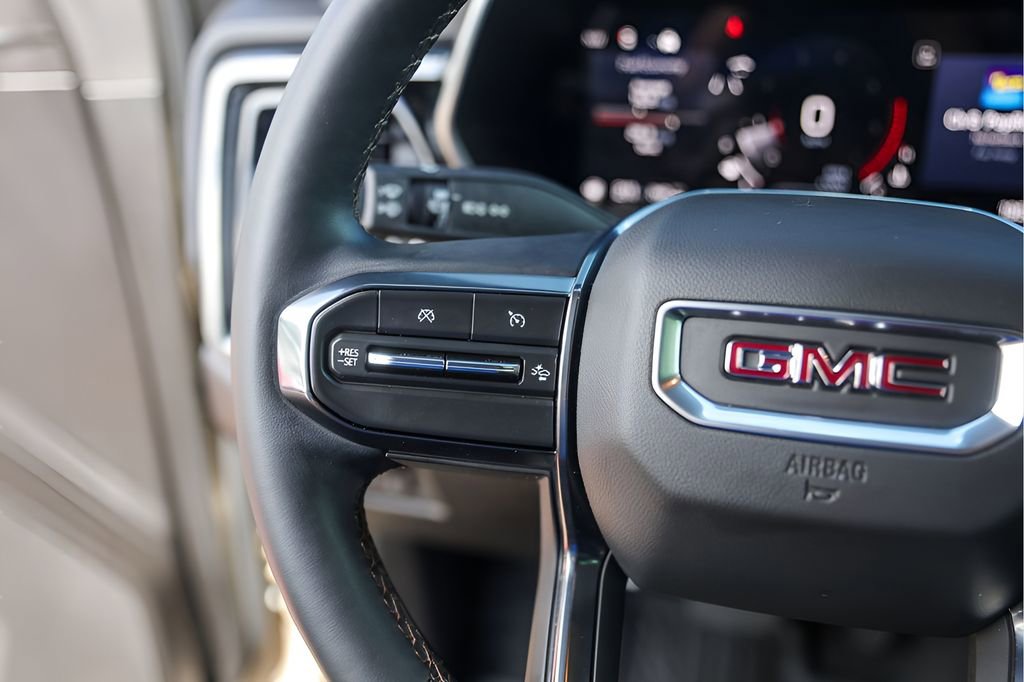 Used 2024 GMC Canyon AT4 w/ AT4 Premium Package AWD/4WD image 17