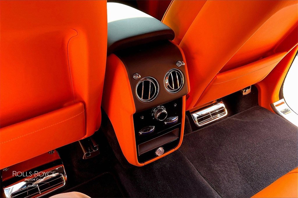 Certified 2025 Rolls-Royce Cullinan image 31