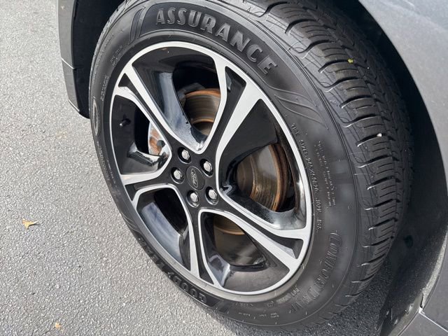 Used 2020 Ford Edge ST image 35