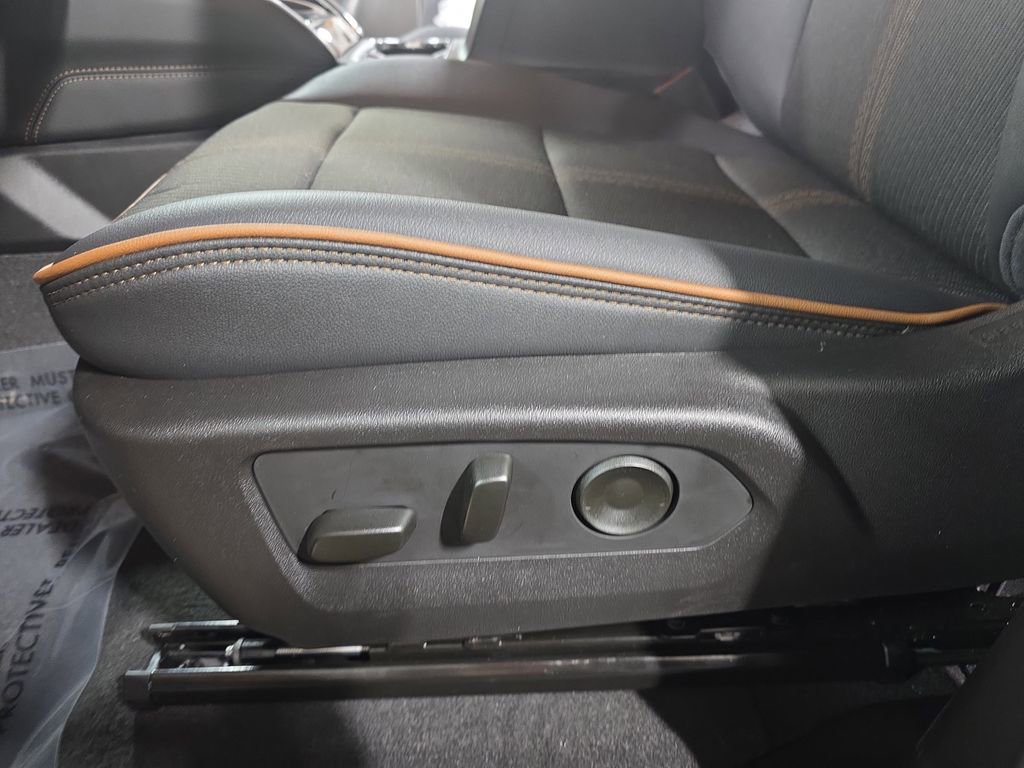 New 2026 GMC Canyon AT4 AWD/4WD image 27