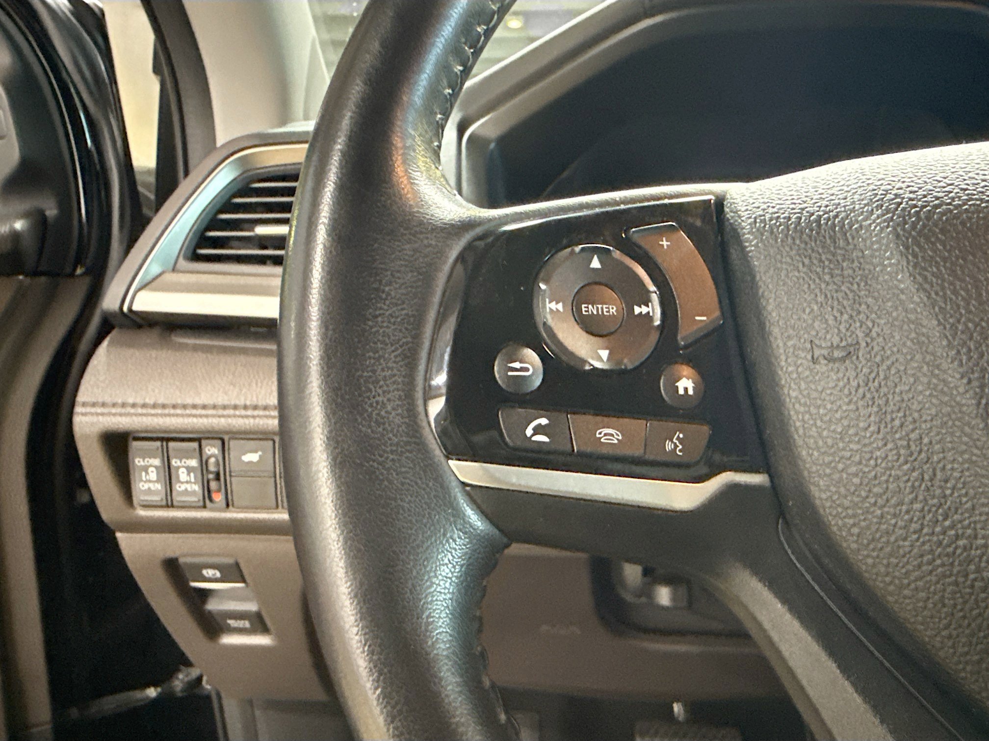 Used 2018 Honda Odyssey EX-L image 13