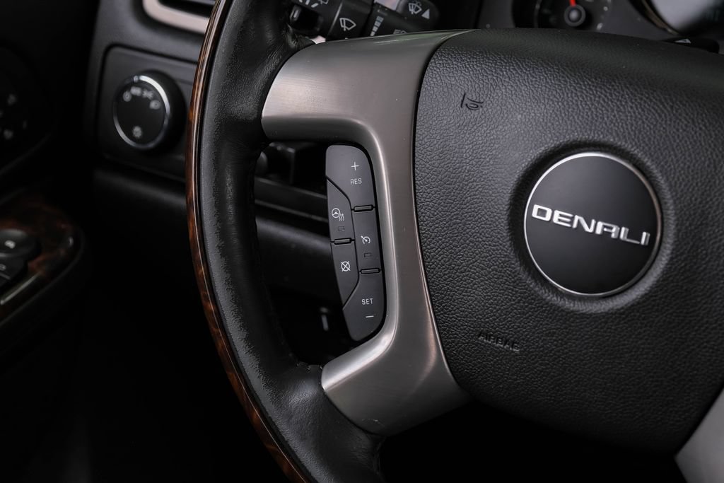 Used 2013 GMC Yukon XL Denali AWD/4WD image 27