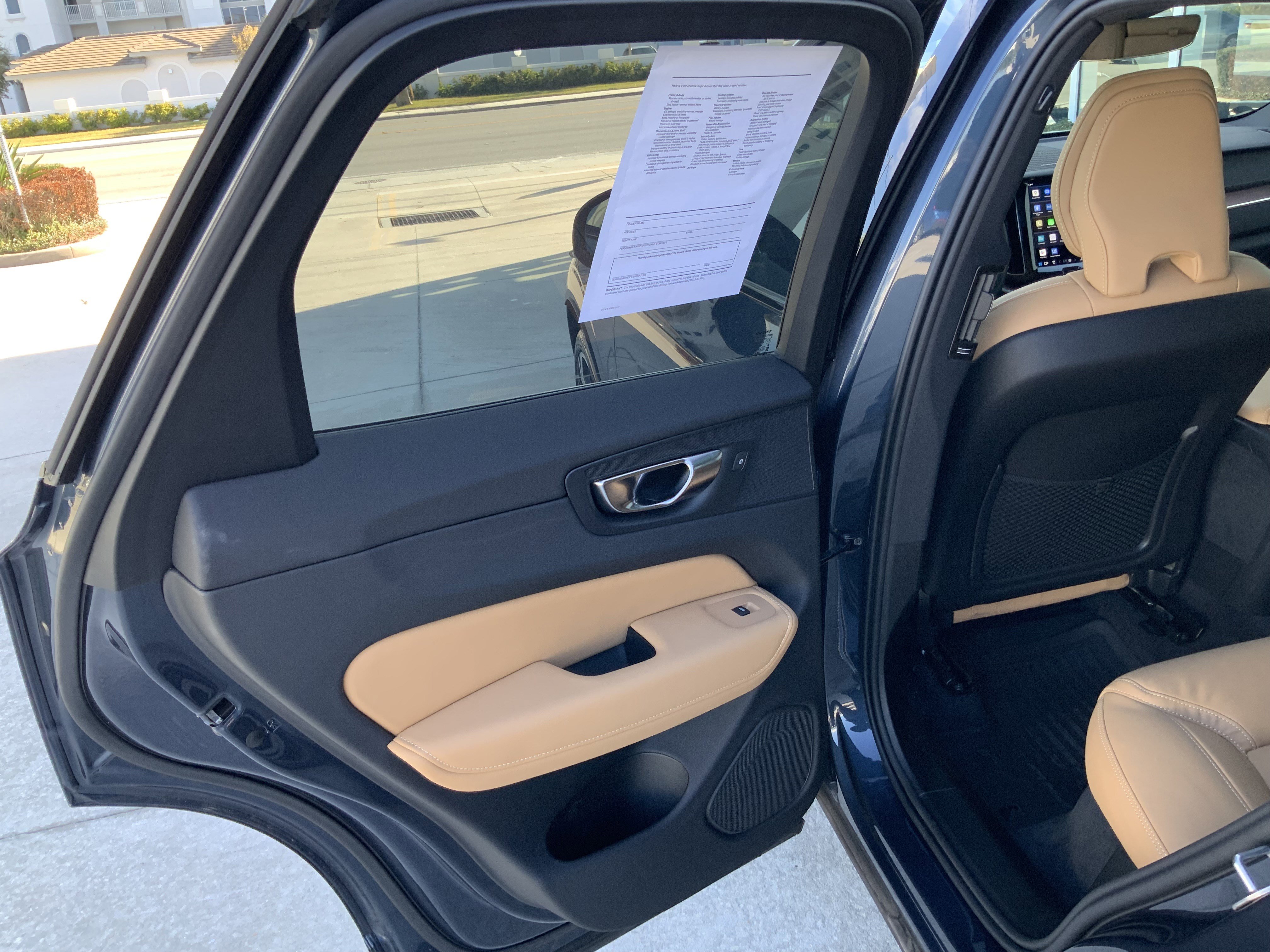 Used 2025 Volvo XC60 B5 Ultra w/ Protection Package Premier image 23