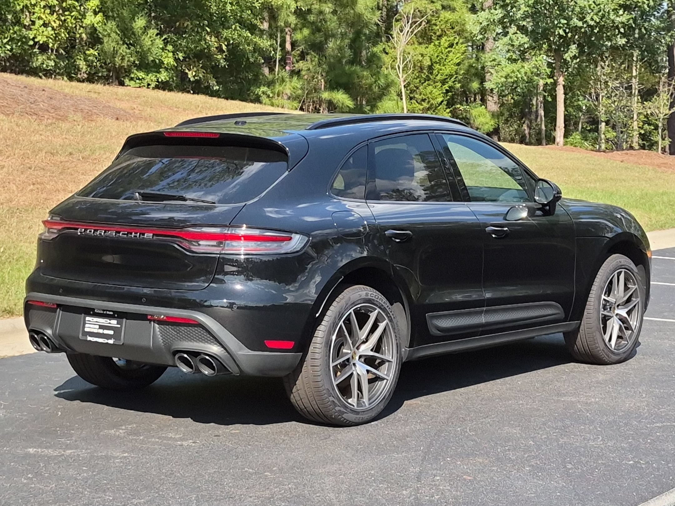 Used 2026 Porsche Macan AWD/4WD image 21