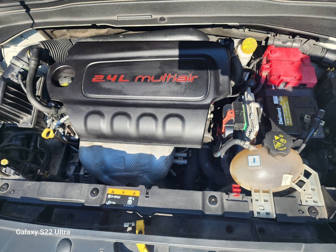 Used 2018 Jeep Renegade Latitude FWD image 16