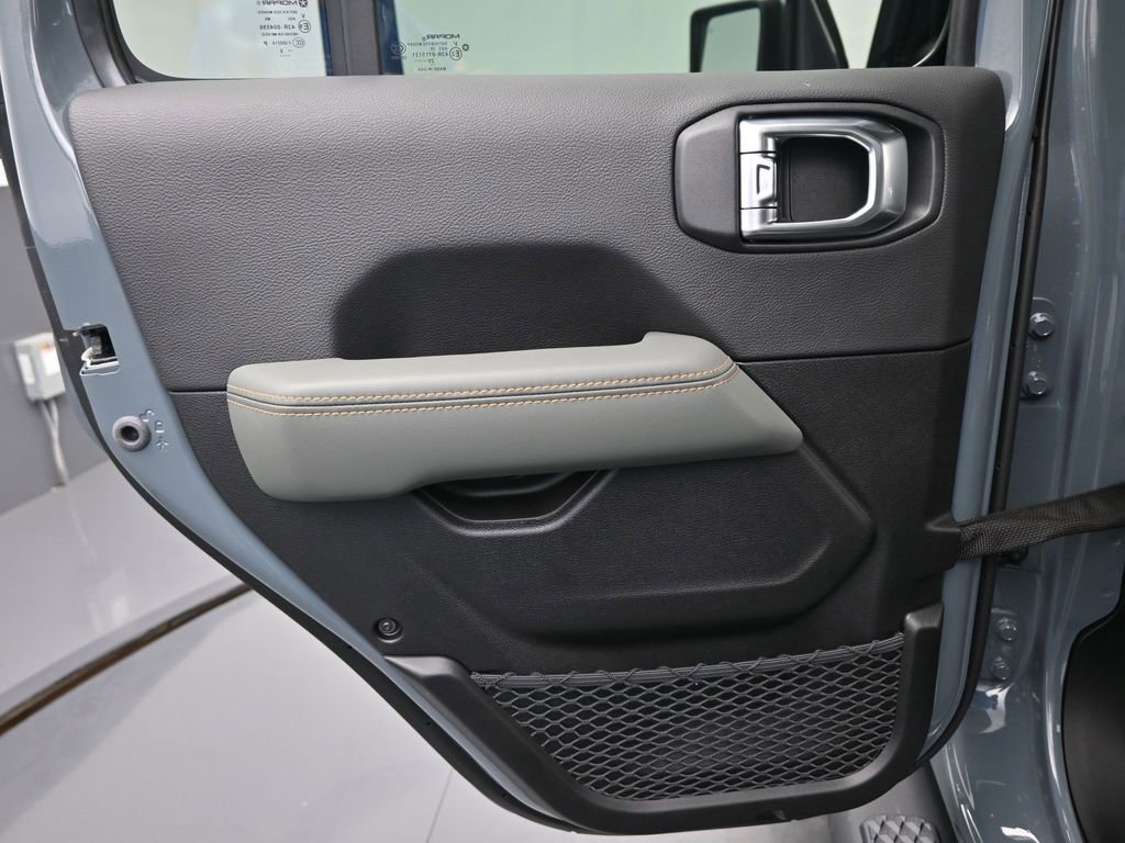 New 2025 Jeep Gladiator Mojave w/ Safety Group image 14