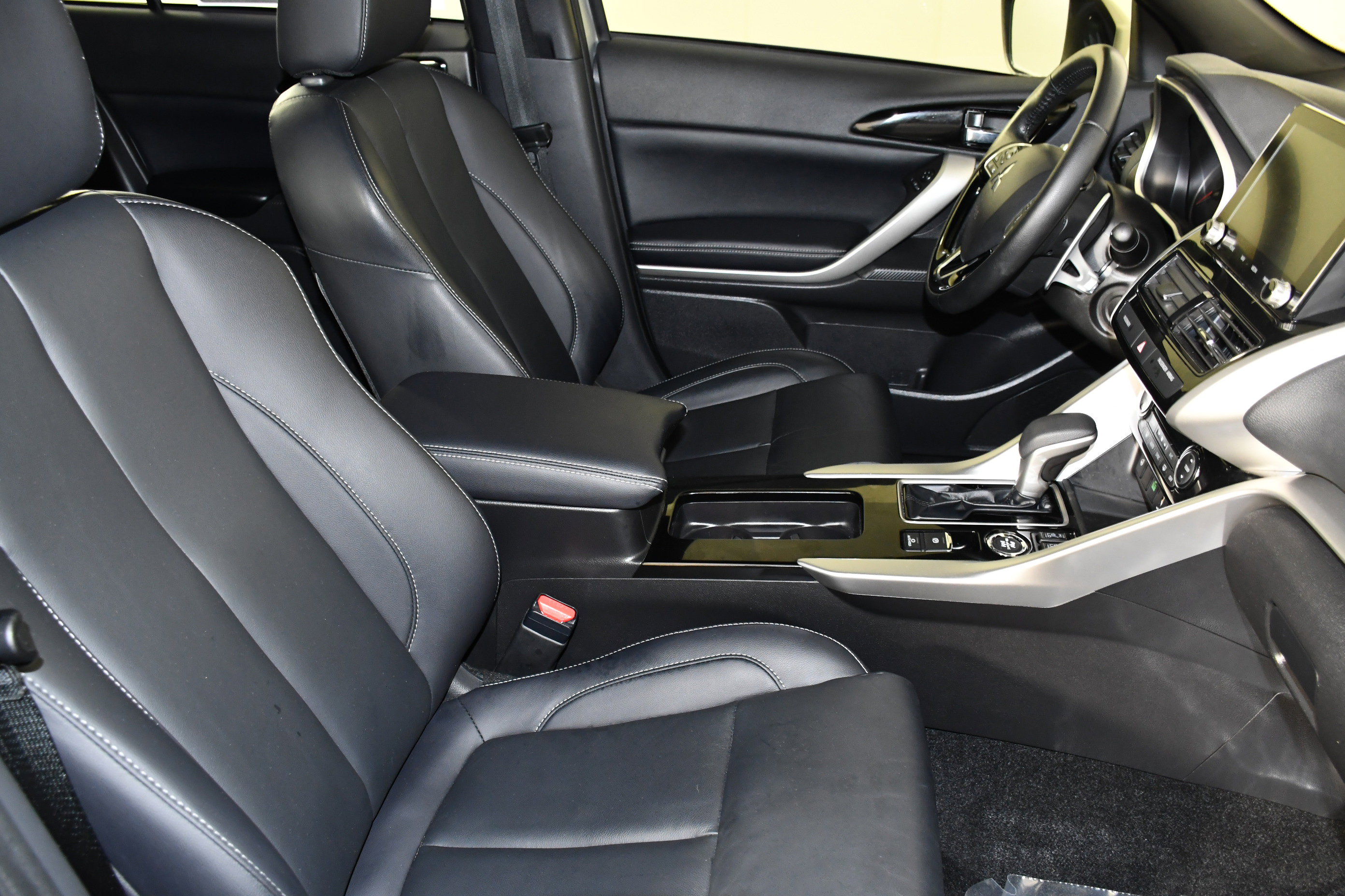 Used 2023 Mitsubishi Eclipse Cross SEL AWD/4WD image 41