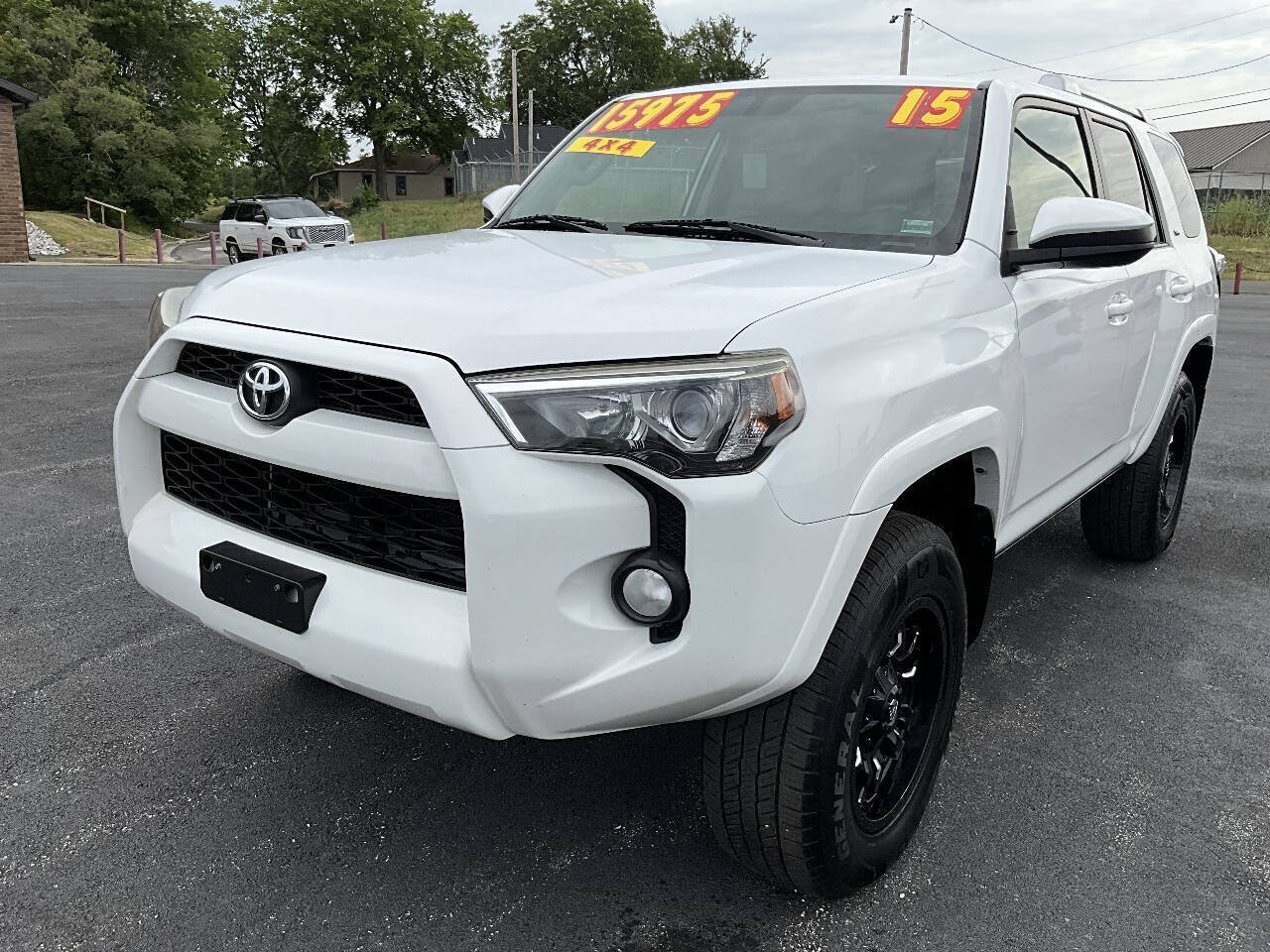 Used 2015 Toyota 4Runner SR5 w/ Four Season Floor Mat Package AWD/4WD image 37