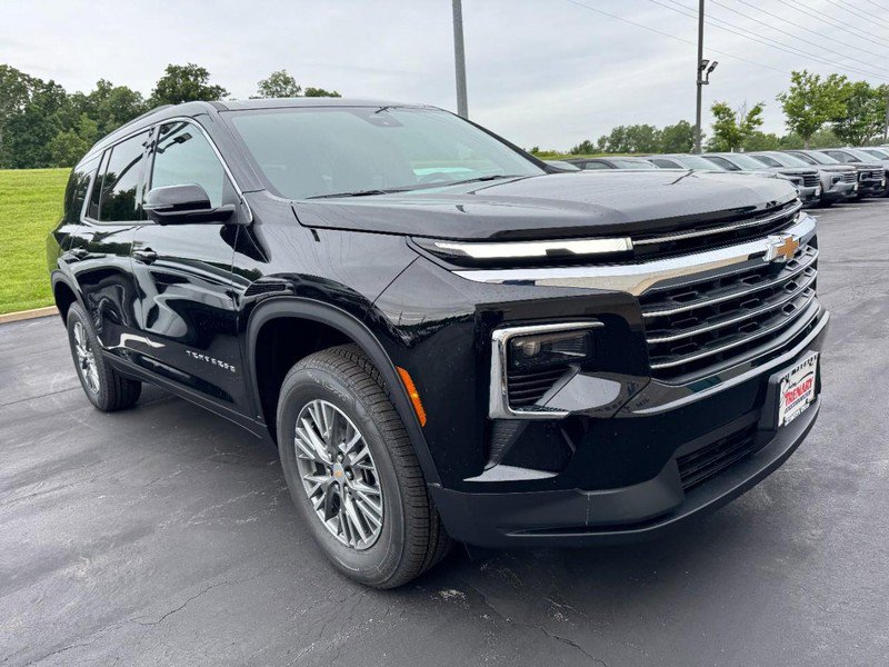 New 2026 Chevrolet Traverse LT w/ Driver Confidence Package FWD image 2