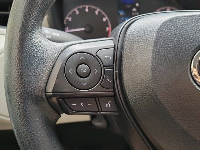 Used 2025 Toyota Corolla Cross L image 18