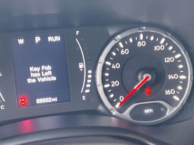 Used 2020 Jeep Renegade Latitude FWD image 19