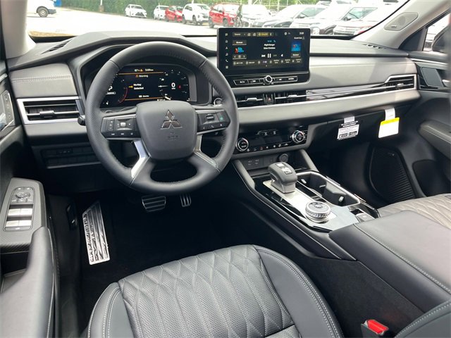 New 2025 Mitsubishi Outlander SEL image 29