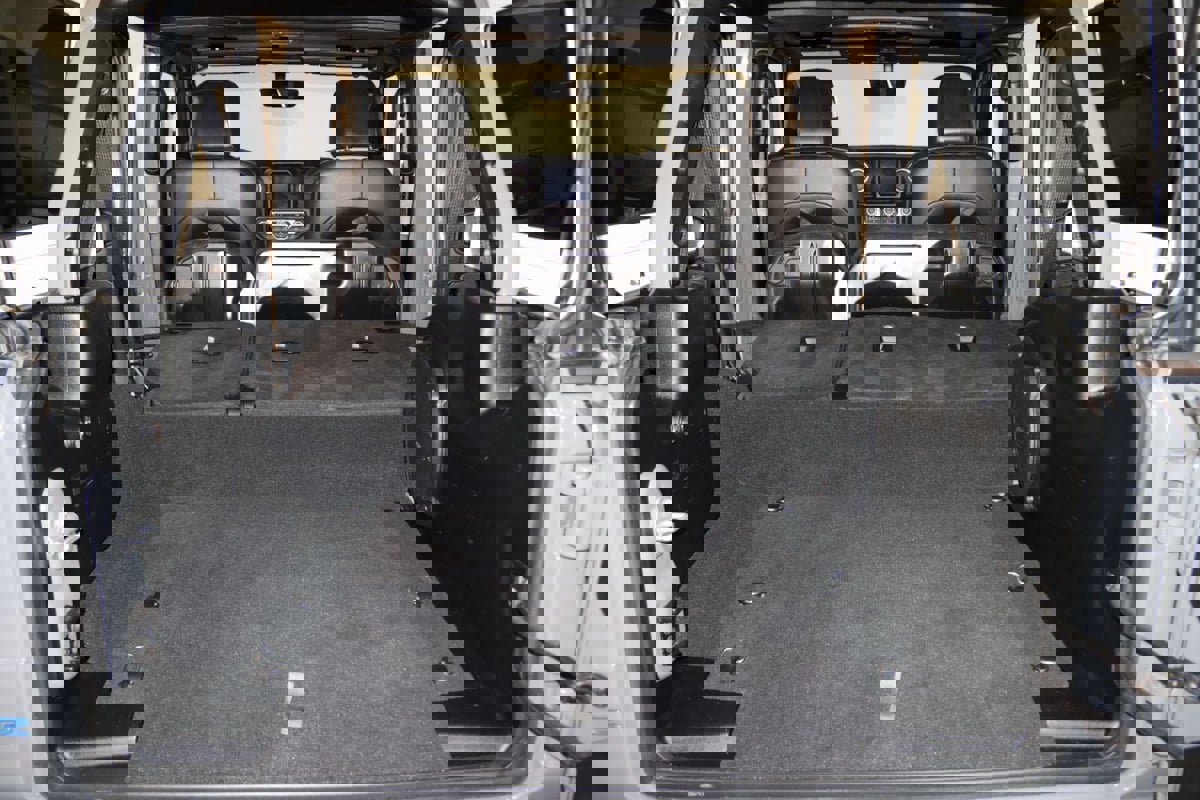 Used 2022 Jeep Wrangler Unlimited Sahara w/ Cold Weather Group image 86