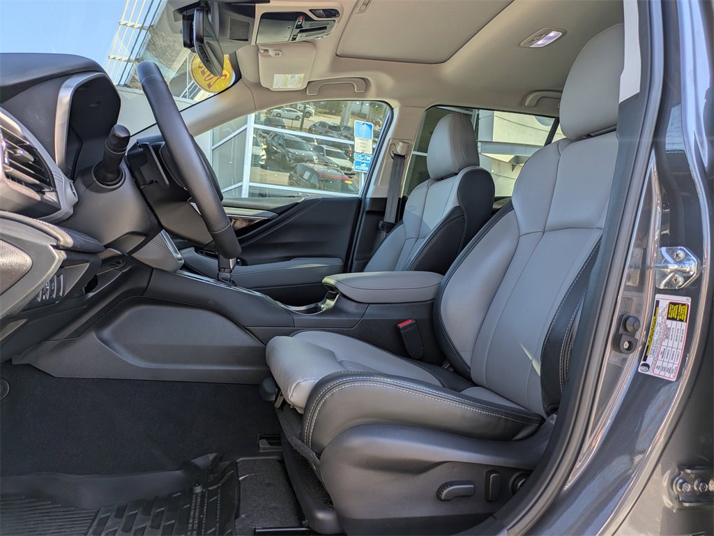 Used 2025 Subaru Outback Limited w/ Popular Package #2 image 3