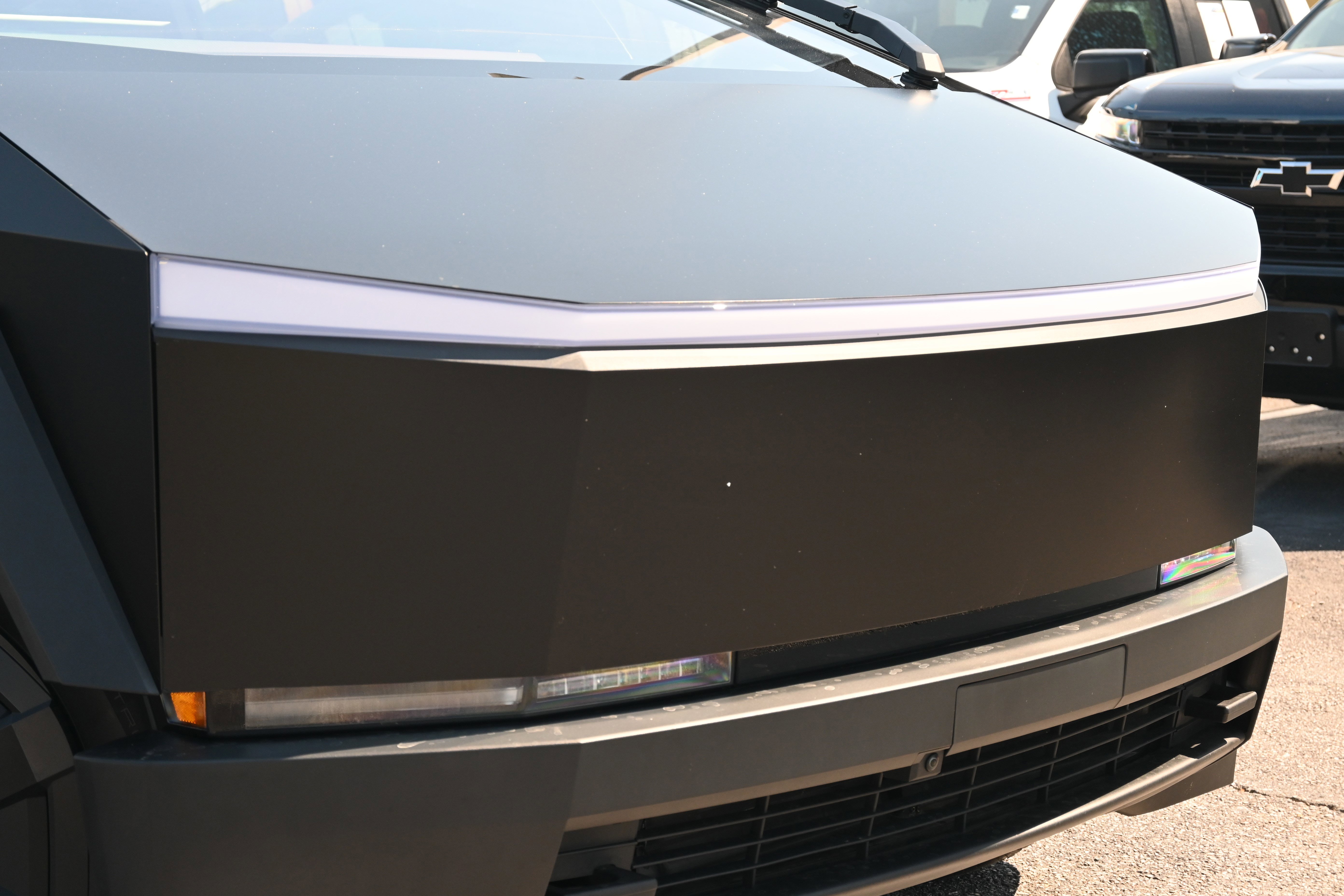 Used 2024 Tesla Cybertruck AWD Crew Cab image 13