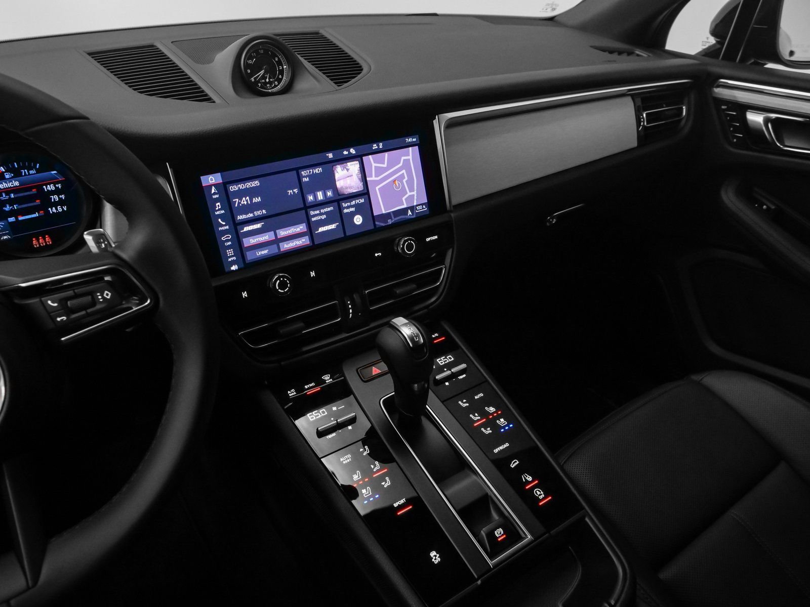 Certified 2025 Porsche Macan image 30
