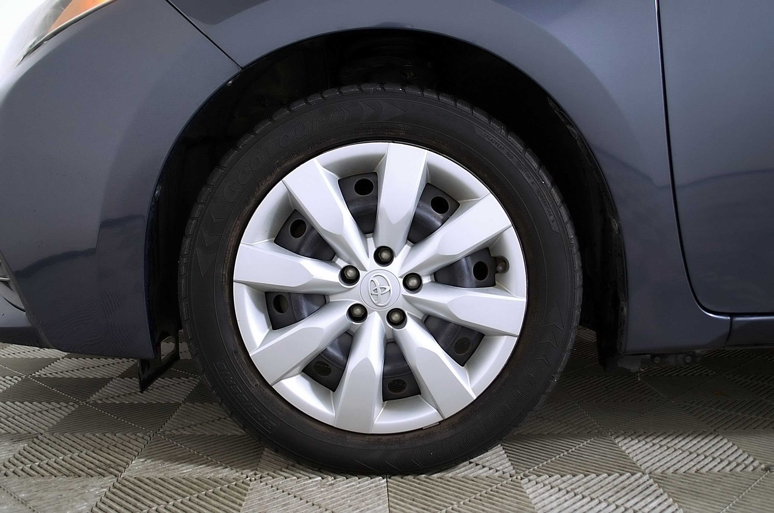 Used 2016 Toyota Corolla LE FWD image 11