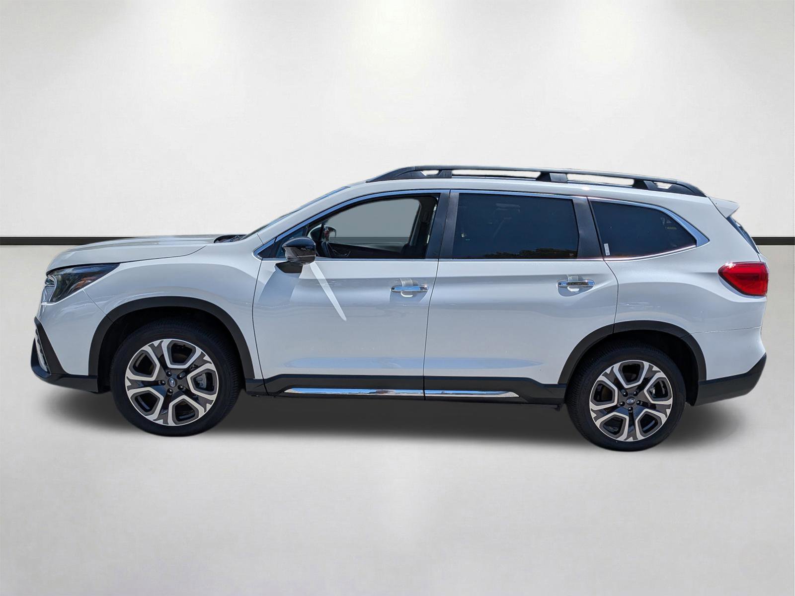 Used 2025 Subaru Ascent Touring AWD/4WD image 7