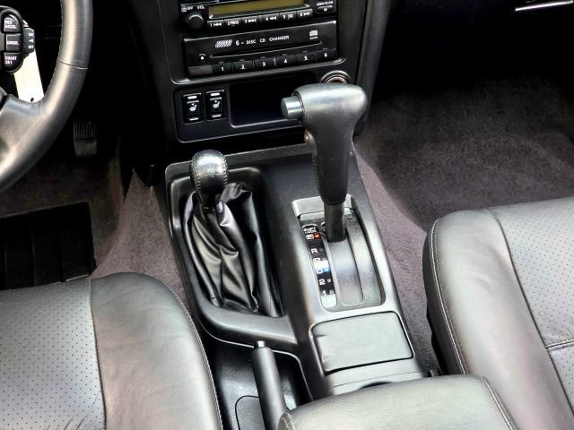 Used 2001 Nissan Pathfinder SE image 19