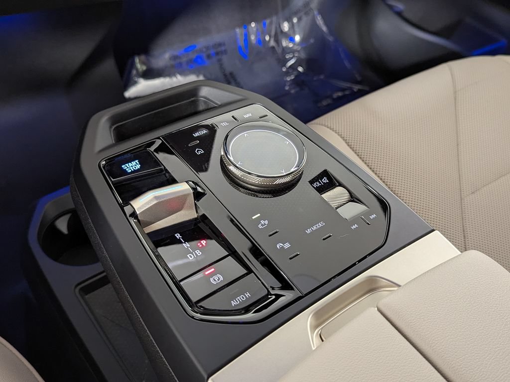Certified 2023 BMW iX xDrive50 w/ Sport Package AWD/4WD image 30