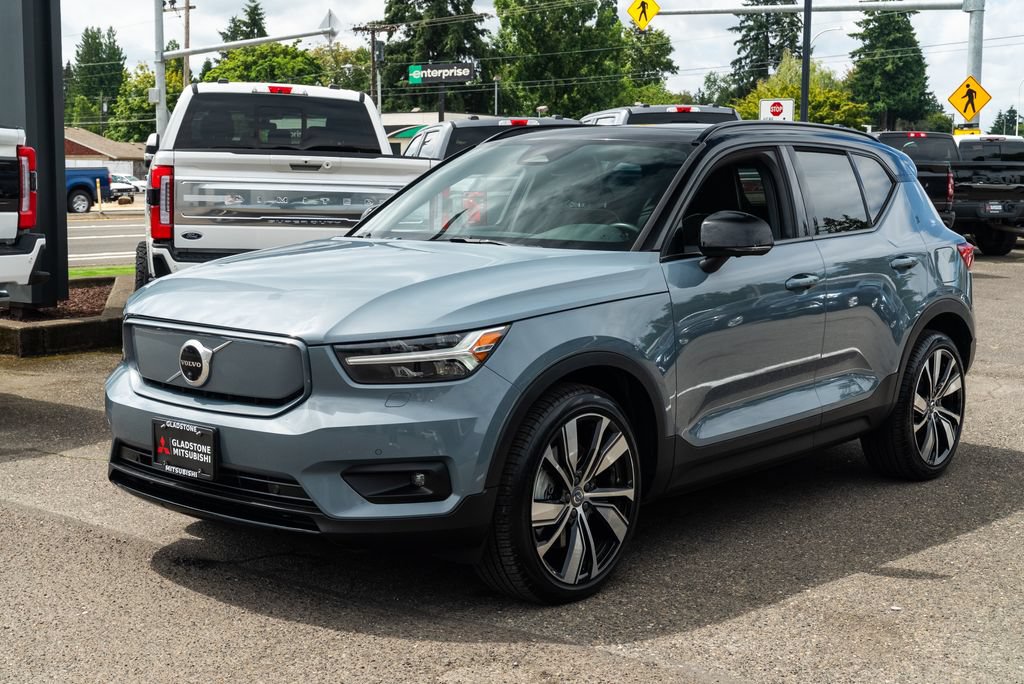 Used 2021 Volvo XC40 P8 Recharge w/ Advanced Package AWD/4WD image 3