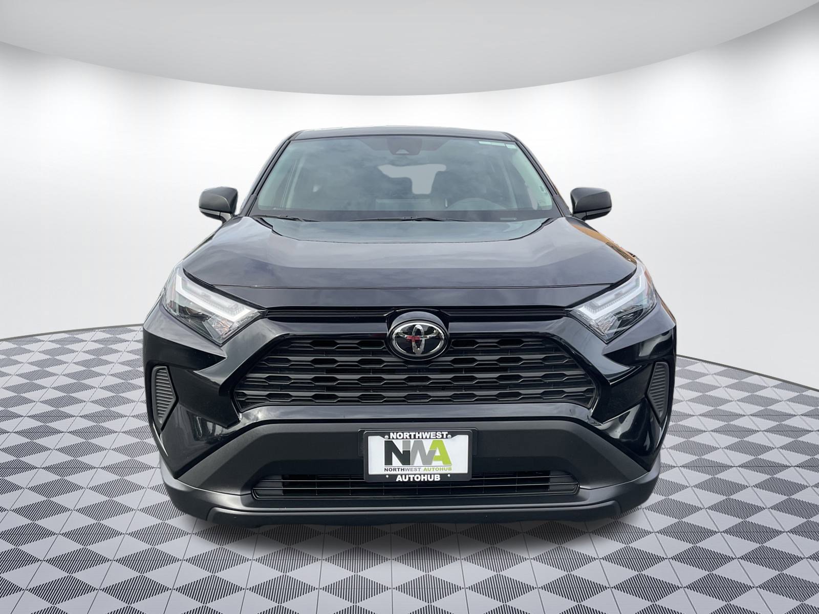 Used 2024 Toyota RAV4 LE image 5