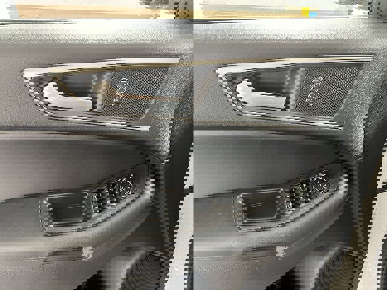 Used 2024 Ford Edge SEL image 13