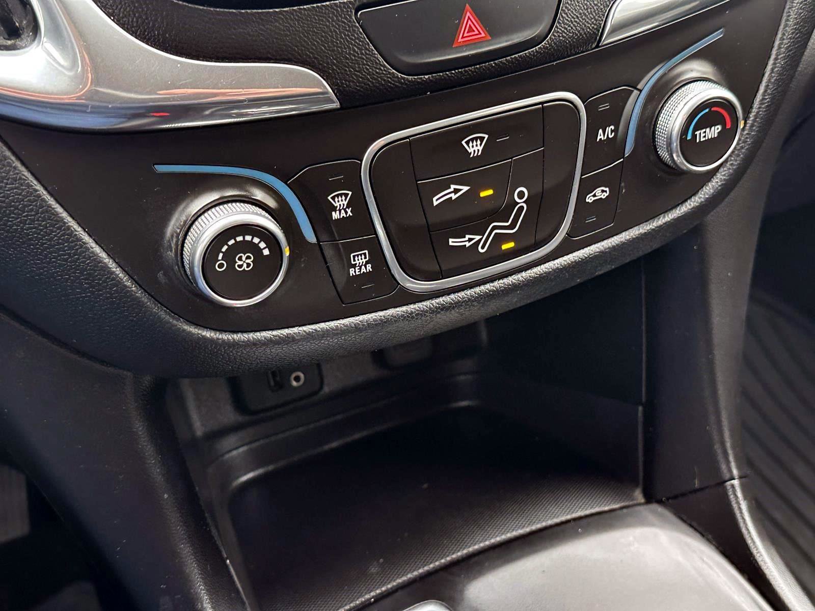 Used 2018 Chevrolet Equinox LT image 24