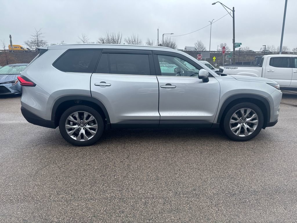 Used 2024 Toyota Grand Highlander Limited image 11