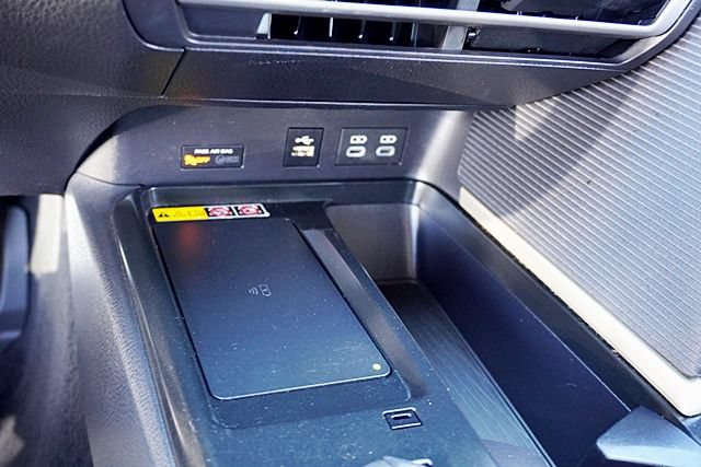 Used 2025 Toyota Camry SE FWD image 28