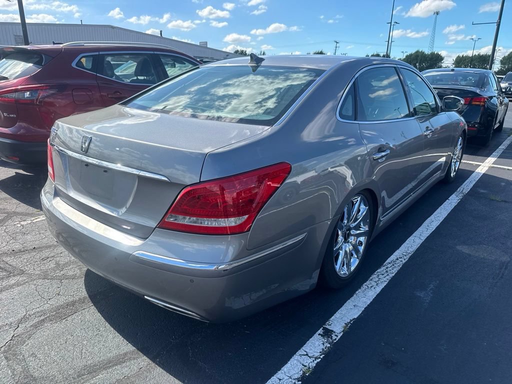 Used 2011 Hyundai Equus Signature RWD image 3