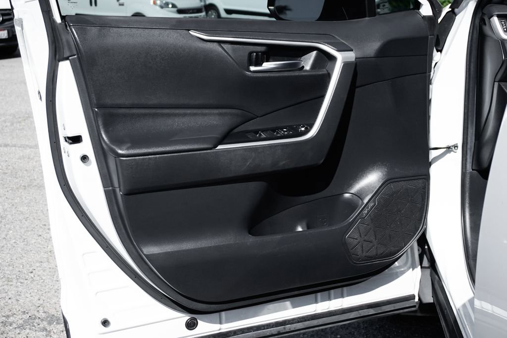 Used 2019 Toyota RAV4 XLE w/ Convenience Package image 15