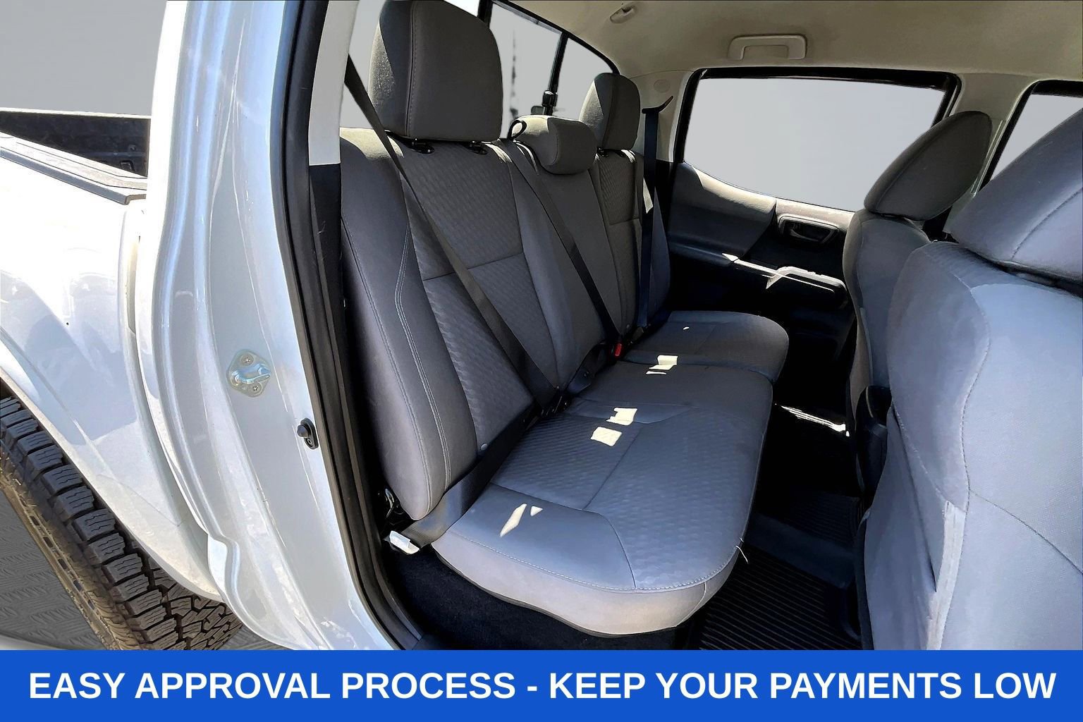 Used 2021 Toyota Tacoma SR AWD/4WD image 31